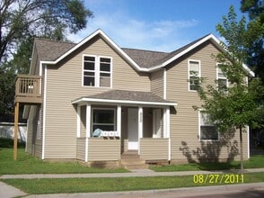 828 Hobart St, Unit 828A Hobart in Eau Claire, WI - Building Photo - Building Photo