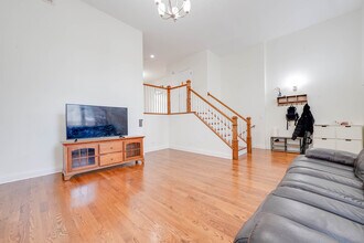 2049 W 34th St in Chicago, IL - Building Photo - Building Photo