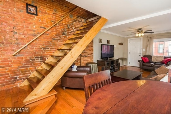 property at 825 S Linwood Ave