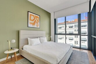 1220 17th St, Unit SI FL5-ID1504076P in Miami Beach, FL - Foto de edificio - Building Photo