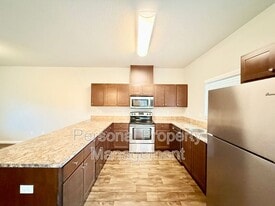 12600 NE 49th St in Vancouver, WA - Building Photo