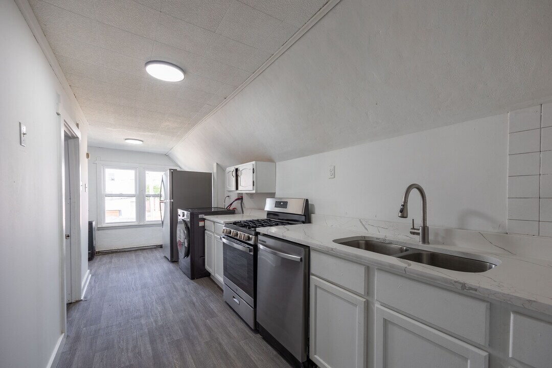 2140 N Karlov Ave, Unit 2 in Chicago, IL - Building Photo