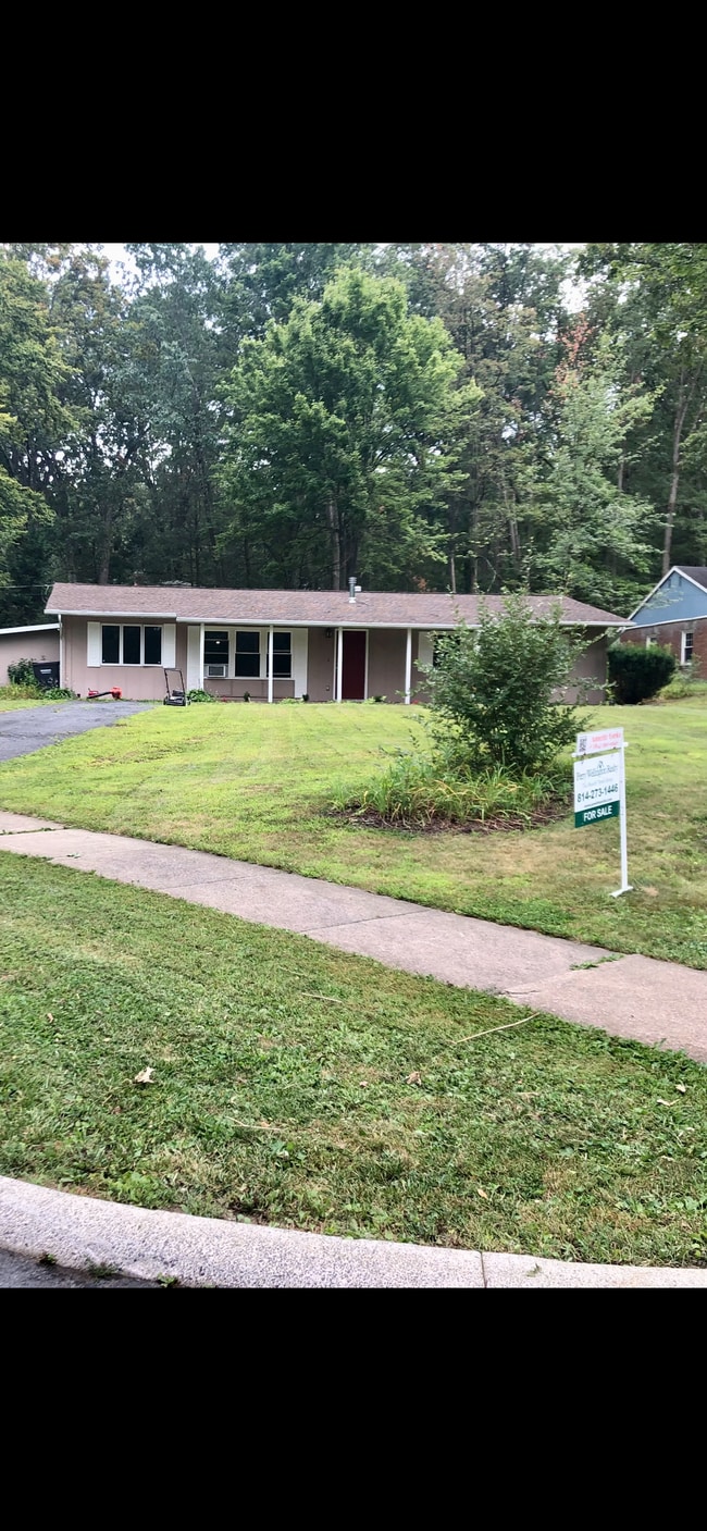 property at 1952 Highland Dr
