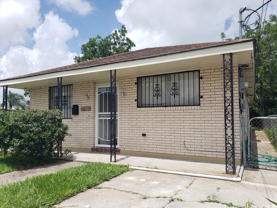 1916 Lamanche St in New Orleans, LA - Building Photo