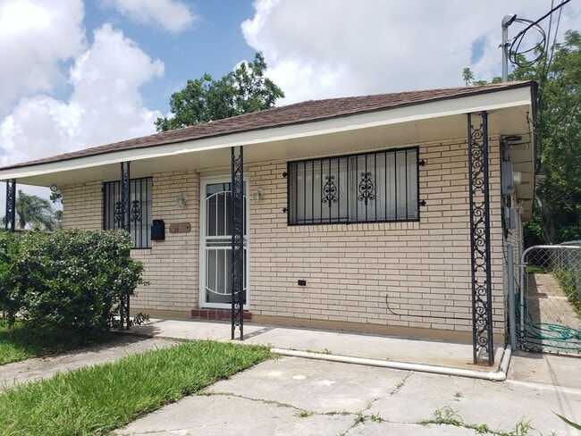 property at 1916 Lamanche St