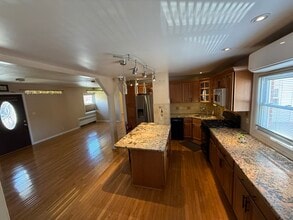 246 Grant Ave, Unit 1st. Floor in Cliffside Park, NJ - Building Photo - Building Photo