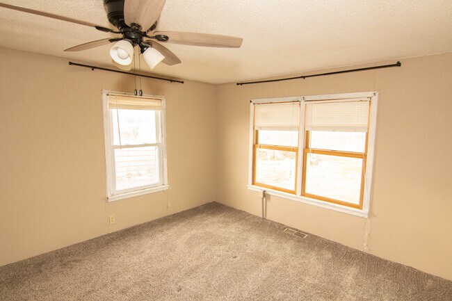 1538 Starline Ave, Unit 1 in Osceola, IA - Foto de edificio - Building Photo