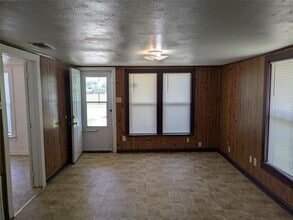 411 S Bradshaw St in Denton, TX - Building Photo - Building Photo