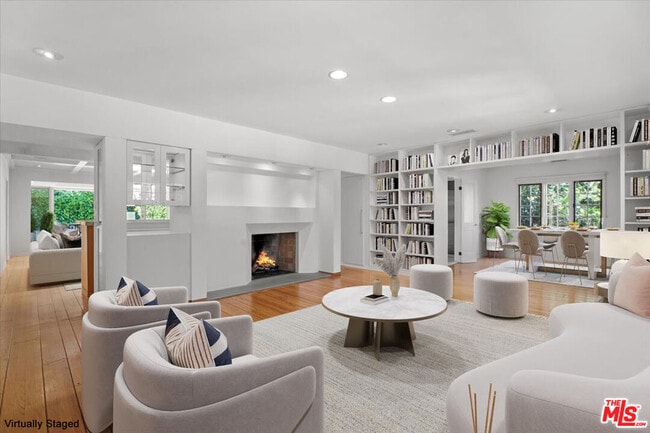 4031 Hollyline Ave in Los Angeles, CA - Foto de edificio - Building Photo