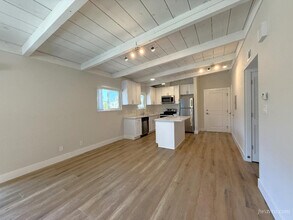 316 Torino Dr in San Carlos, CA - Building Photo - Building Photo