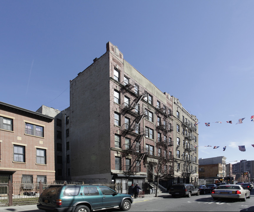 367 S 5th St in Brooklyn, NY - Building Photo