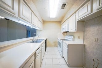 2800 Keller Springs Rd in Carrollton, TX - Building Photo - Building Photo