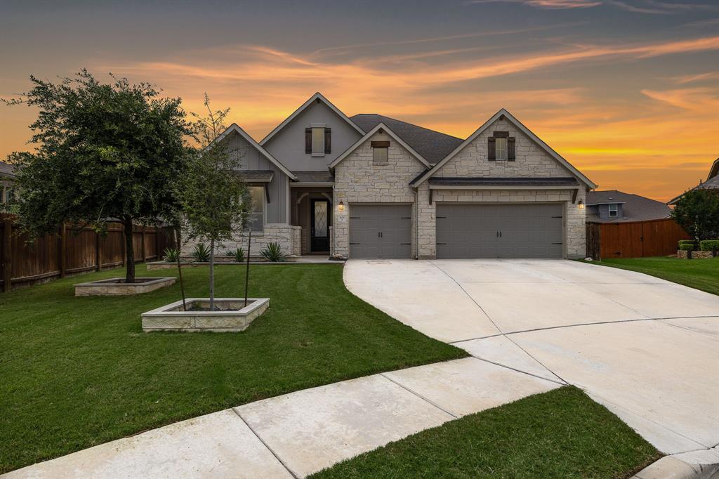 509 Leon Loop in Liberty Hill, TX - Foto de edificio