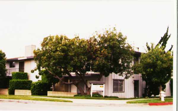 Eastbluff in Newport Beach, CA - Foto de edificio