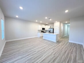 3997 Pendragon Cir in Milton, FL - Building Photo - Building Photo
