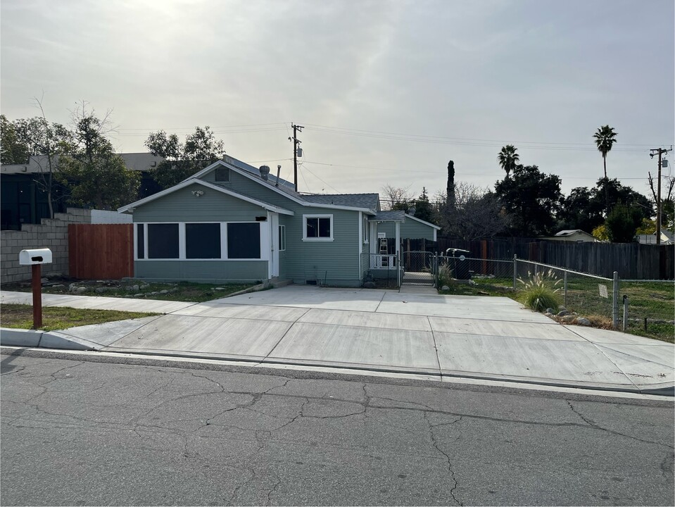 35181 Avenue A in Yucaipa, CA - Building Photo