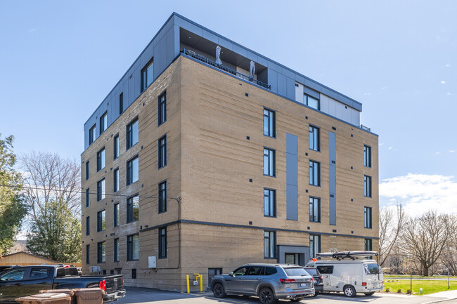 60 Stanley Av in Ottawa, ON - Building Photo - Building Photo