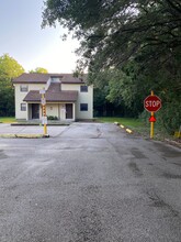618 reppert street, Unit 1 in Bacliff, TX - Foto de edificio - Building Photo
