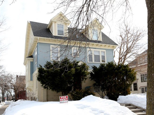 1901 DuPont Ave S in Minneapolis, MN - Building Photo - Building Photo