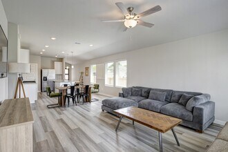 5638 Madden Ln in Houston, TX - Building Photo - Building Photo