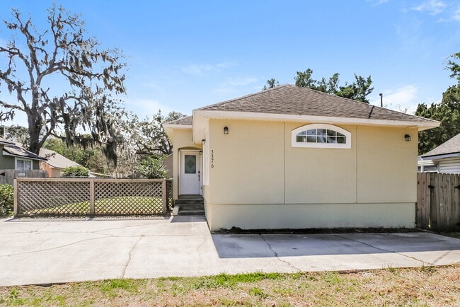 property at 3376 FL-207