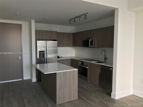 201 SW 17th Rd, Unit 504 in Miami, FL - Building Photo - Building Photo