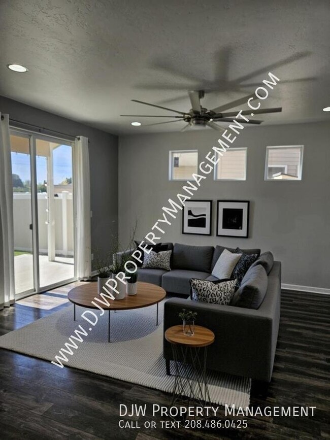 1594 S Pilar Wy in Nampa, ID - Building Photo - Building Photo