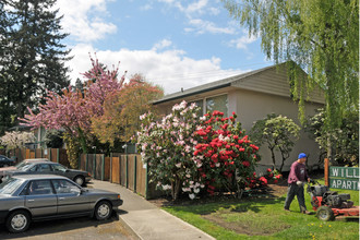 Willow Apartments in Tigard, OR - Foto de edificio - Building Photo