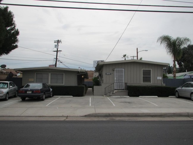 807 W Palm Ave in El Cajon, CA - Building Photo - Building Photo