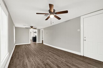 6218 Woodrow St in Texas City, TX - Building Photo - Building Photo