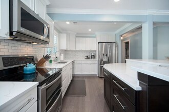 584 Fort Johnson Rd in Charleston, SC - Building Photo - Building Photo