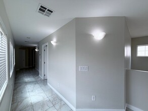 8915 Snowtrack Ave in Las Vegas, NV - Building Photo - Building Photo