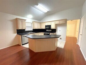 5923 Sterling Green Trail in Arlington, TX - Building Photo - Building Photo