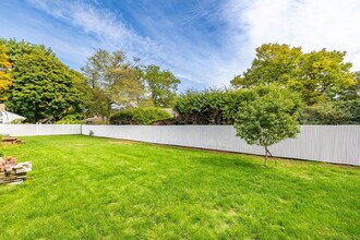 52 Huntington Dr in West Hartford, CT - Building Photo - Building Photo