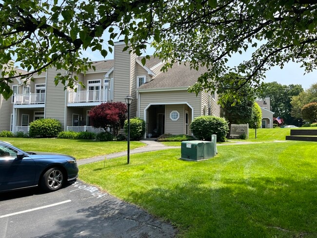 property at 822 Hampton Pl Blvd