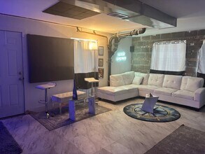 5633 W 63rd St in Chicago, IL - Building Photo - Building Photo