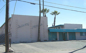 Savoy House in Tucson, AZ - Foto de edificio - Building Photo