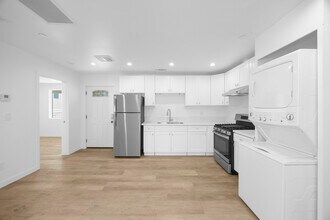 308 N Catalina Ave in Redondo Beach, CA - Building Photo - Building Photo