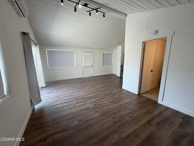 property at 1332 Calle Crisantemo
