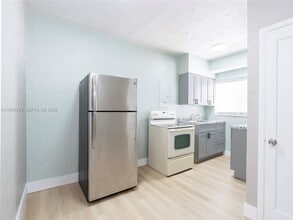 7635 Dickens Ave in Miami Beach, FL - Building Photo - Building Photo