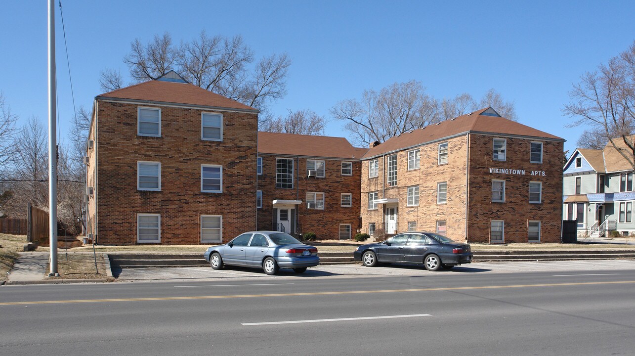 Vikingtown in Lawrence, KS - Building Photo