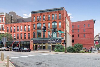 BONNIE JEAN FLATS in St. Paul, MN - Foto de edificio - Building Photo