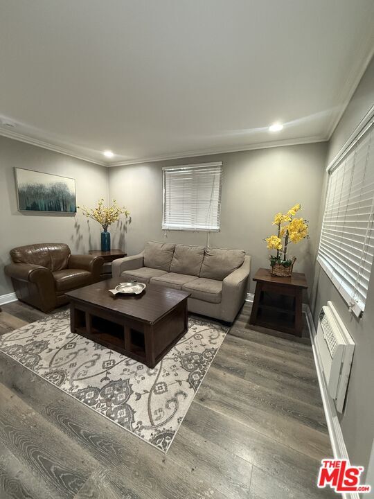 2123 S Orange Dr in Los Angeles, CA - Building Photo - Building Photo