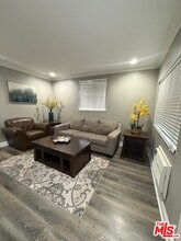 2123 S Orange Dr in Los Angeles, CA - Building Photo - Building Photo