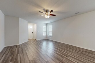 825 Mineral Wells Ln in College Station, TX - Building Photo - Building Photo