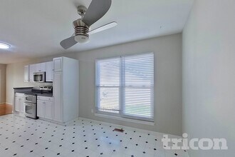 935 Squirrels Nest Ct in St. Charles, MO - Foto de edificio - Building Photo