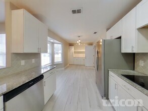 3631 Mandarin Woods Dr N in Jacksonville, FL - Building Photo - Building Photo