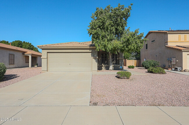 16026 W Winchcomb Dr in Surprise, AZ - Building Photo - Building Photo