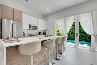 3053 Gifford Ln in Miami, FL - Building Photo - Building Photo