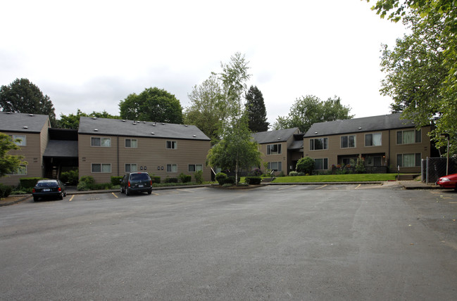 Aldercrest Apartments in Gresham, OR - Building Photo - Building Photo